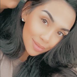 Meet your Posher, Leslie